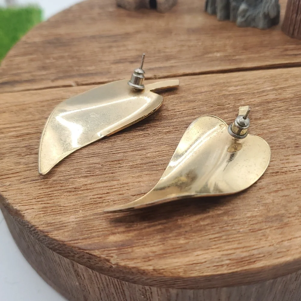 Elegant Gold Tone and Black Leaf Earrings E184 For Pierced Ears